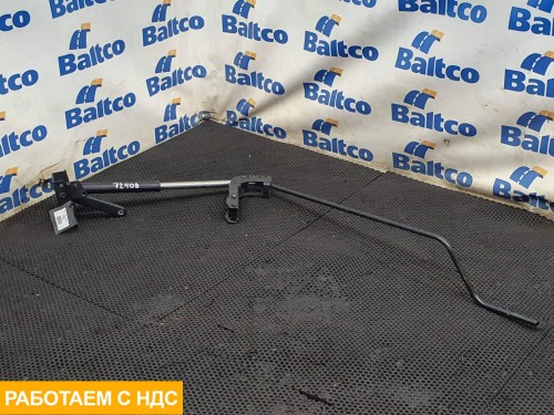 Кронштейн верхнего спойлера