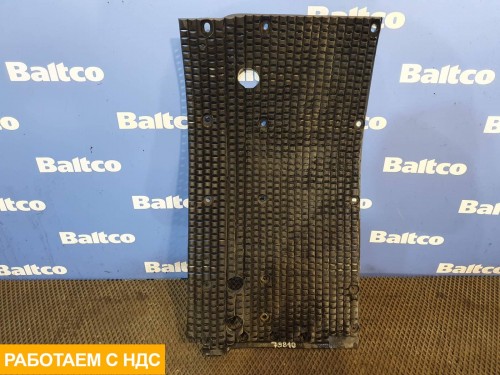Брызговик передний правый